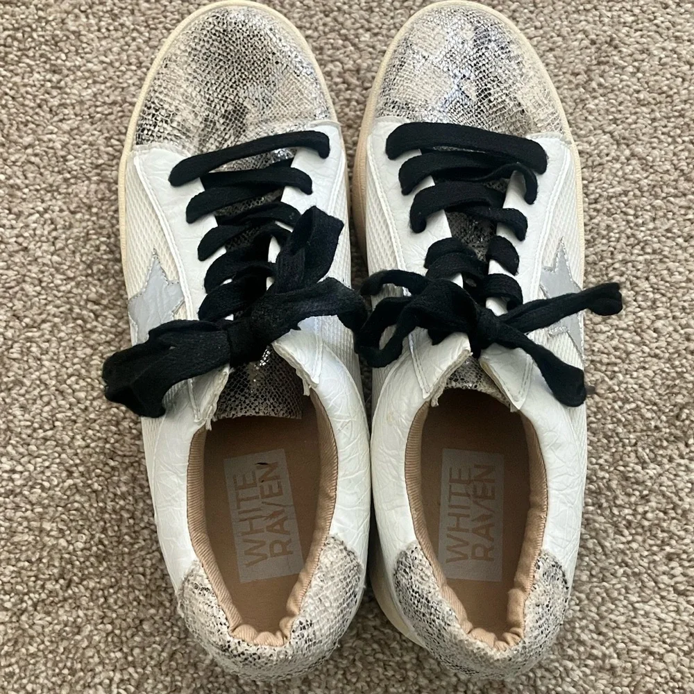 White Raven White Snake Embossed Star Lace Up Sneakers US‎ Size 7.5 Streetwear